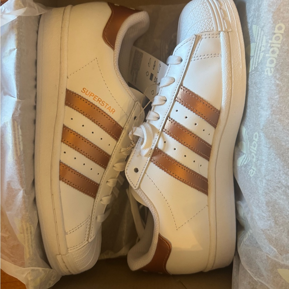 Adidas Superstar sneakers white with copper stripes size 8